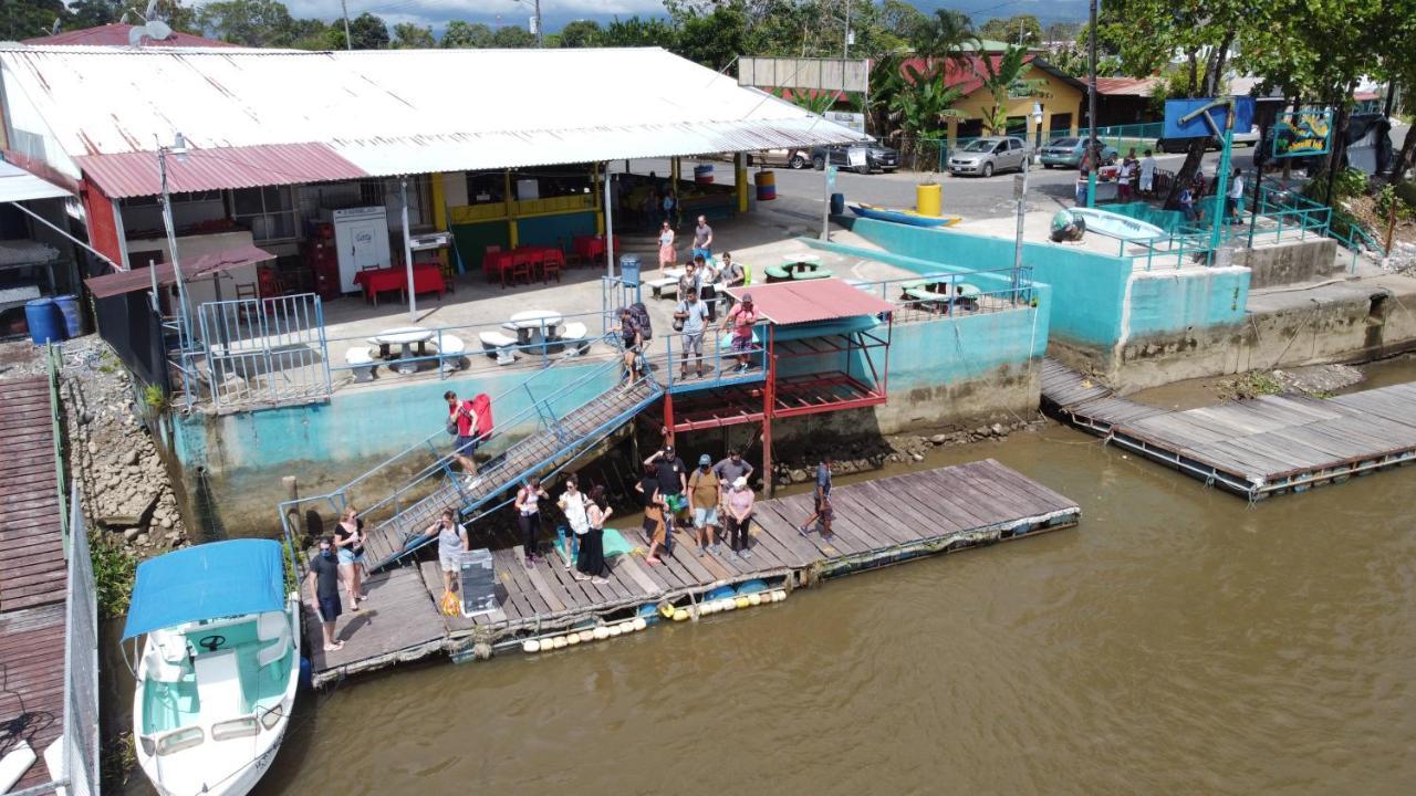 Hotel Sierpe River- Oleaje Sereno Exteriör bild