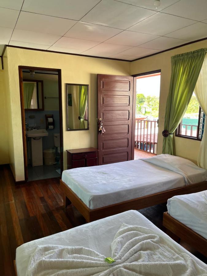 Hotel Sierpe River- Oleaje Sereno Exteriör bild